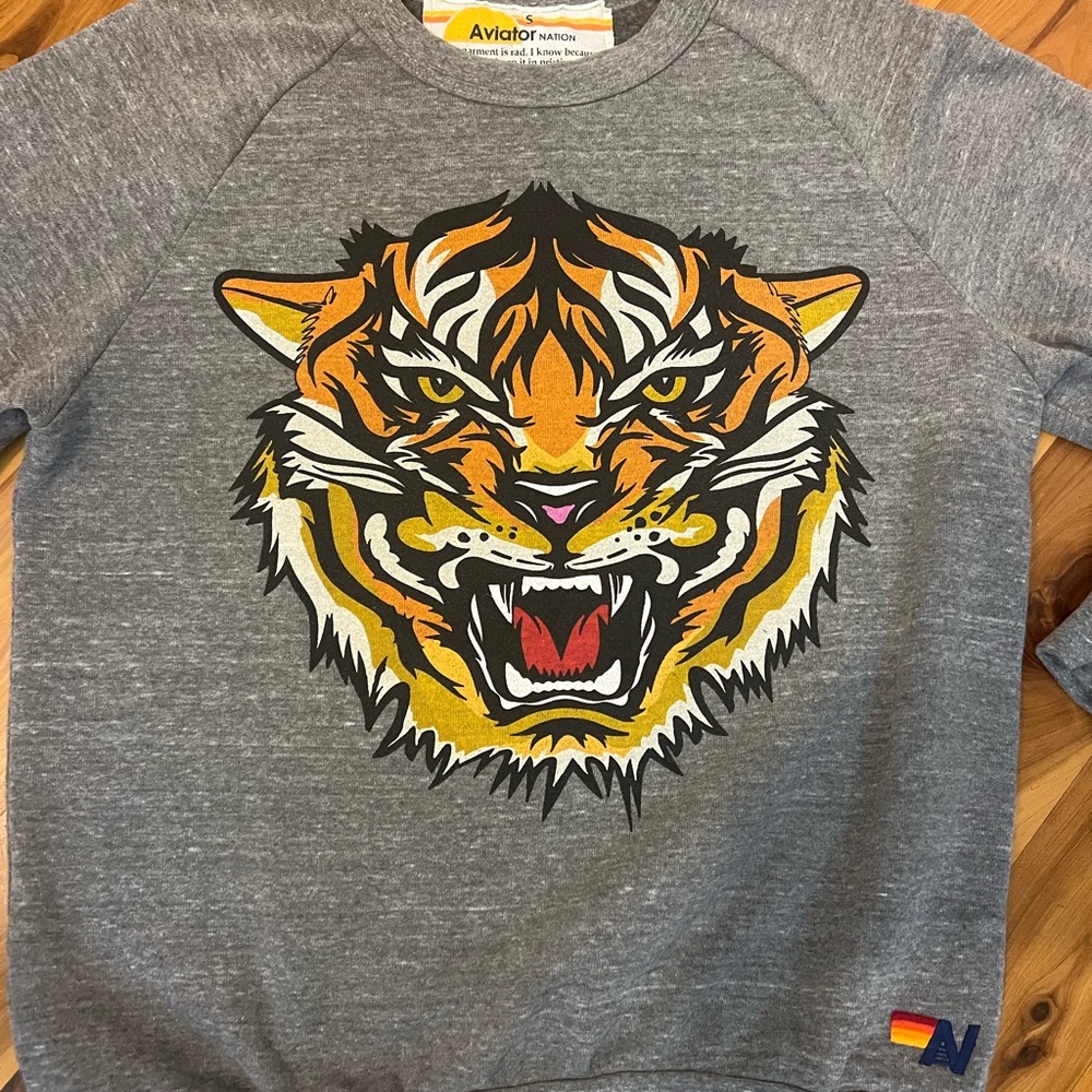 NWOT Aviator National Tiger Sweatshirt Small